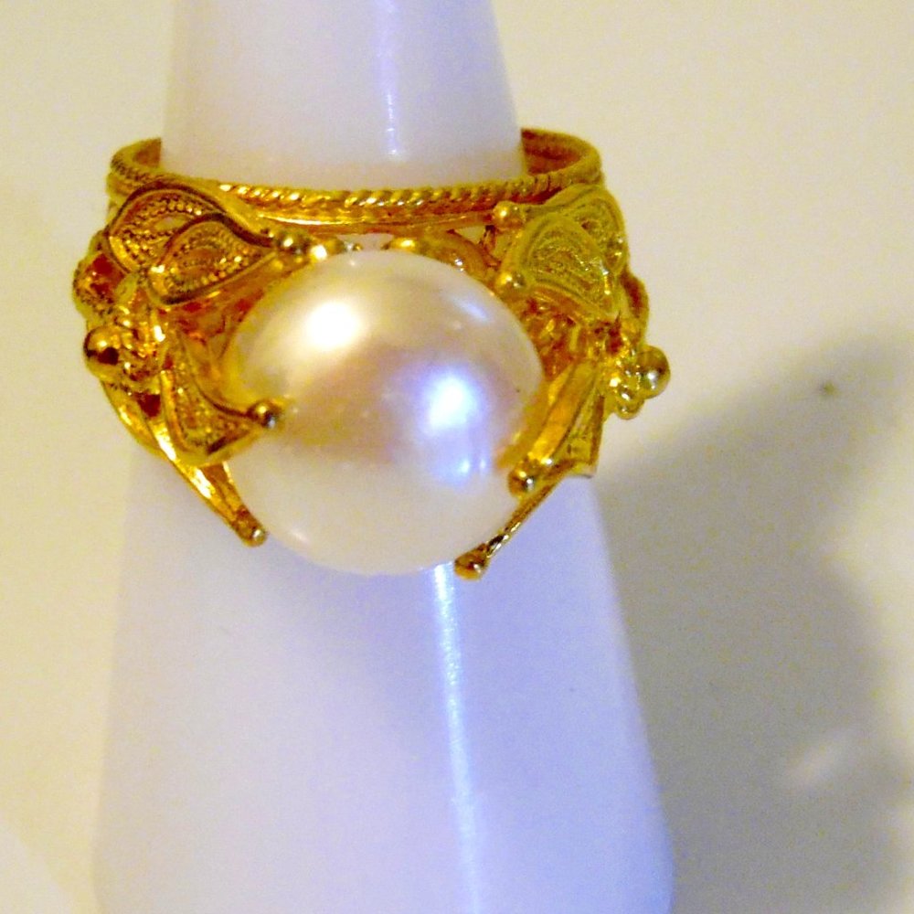 Ottoman Silver Goldtone Cultured Freshwater Pearl Blossom Ring Size 9